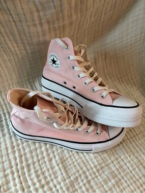 Converse Platform High Top Sneakers - Light Pink